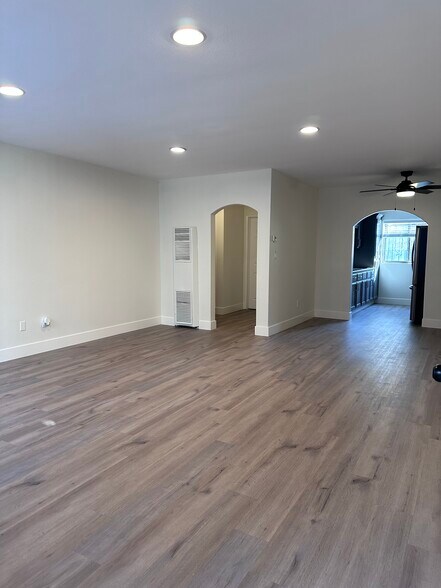 Building Photo - 617 N Garfield Ave