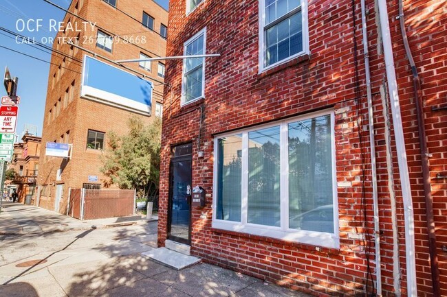 Building Photo - 617 S 18th St
