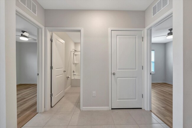 Building Photo - Newer Build - Parrish 3 Bedroom Home with ...