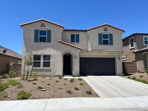 Building Photo - Lake Elsinore 5 Bedroom