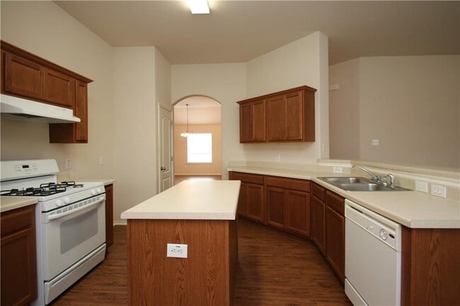 Building Photo - 1528 Haynie Bend
