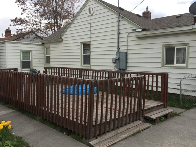 Primary Photo - 133 E 21st St
