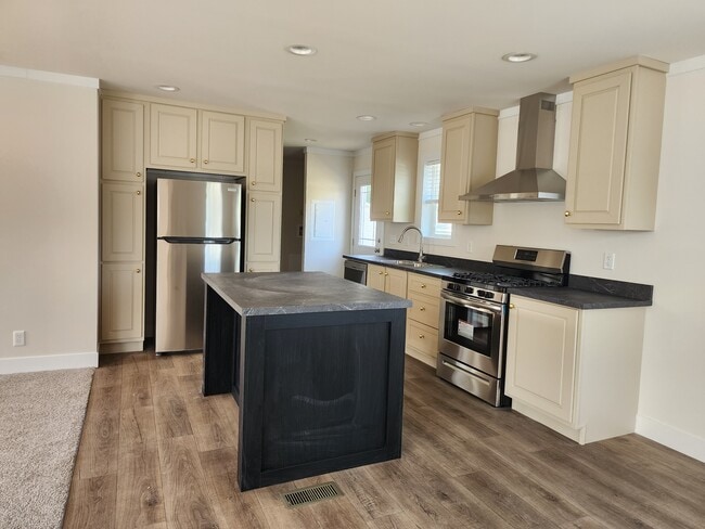 Building Photo - 17 Video Ct