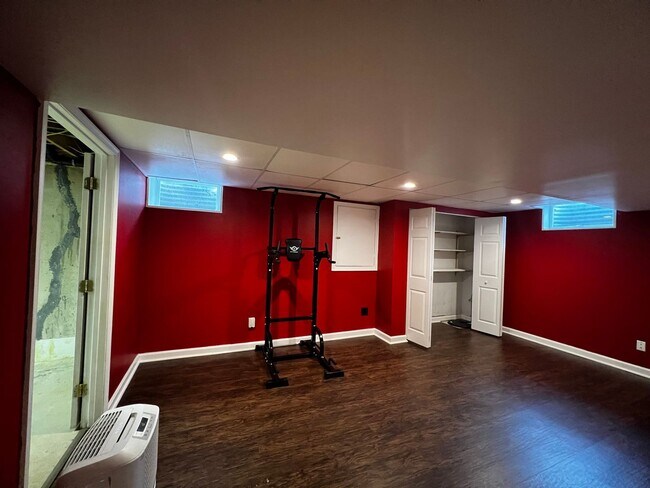 Building Photo - 75 Plymouth Cir