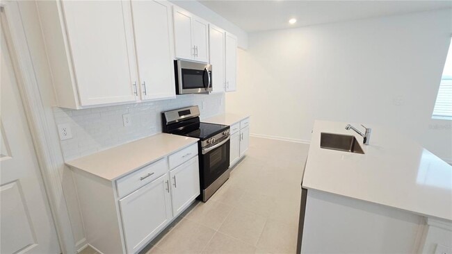 Building Photo - 724 Squire Ave