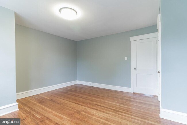 Building Photo - 3512 Vaux St