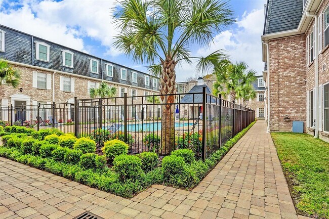 Building Photo - Charming one story Condo in Post Oak