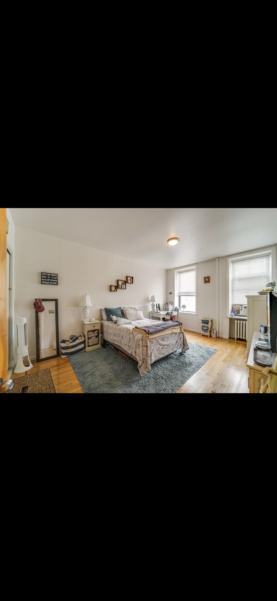 Building Photo - 1131 Washington St