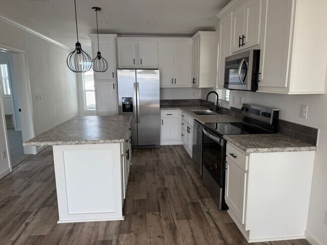 Building Photo - 486 Driftwood Dr