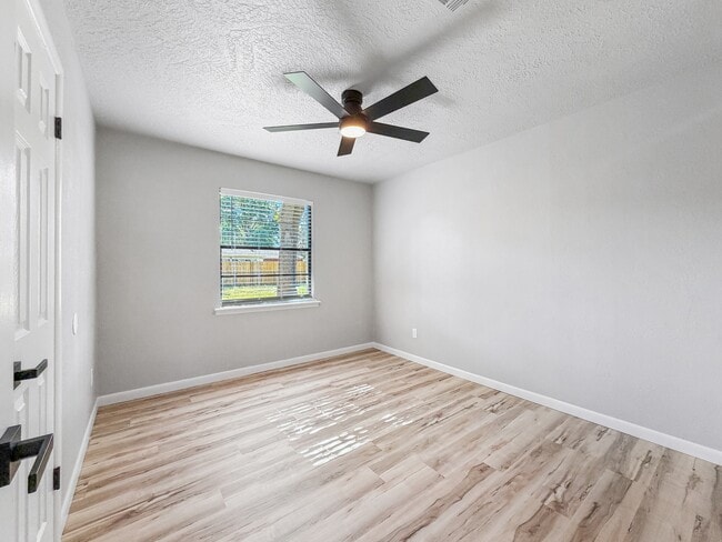 Building Photo - 1702 W Boyd St