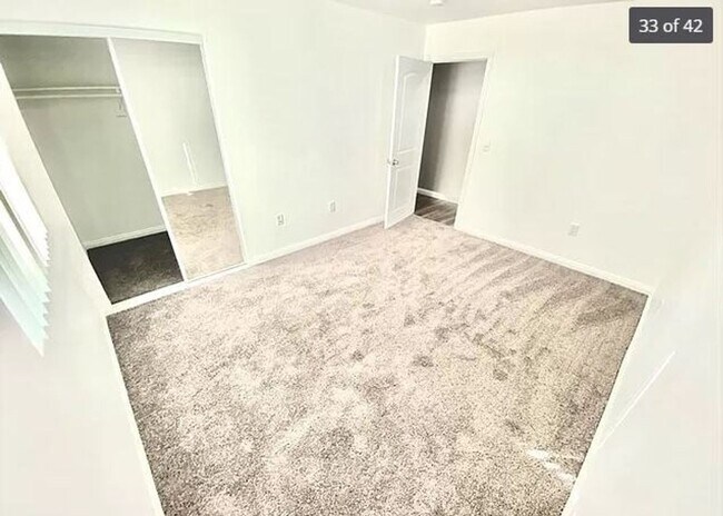 Building Photo - BROADWAY (10611)