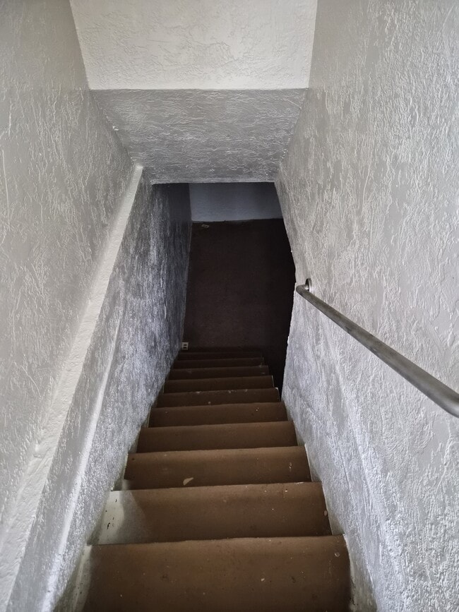 Building Photo - 1059 S Rupert Ave