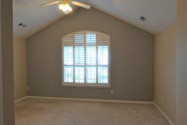 Building Photo - 30 Cedar Rock Dr