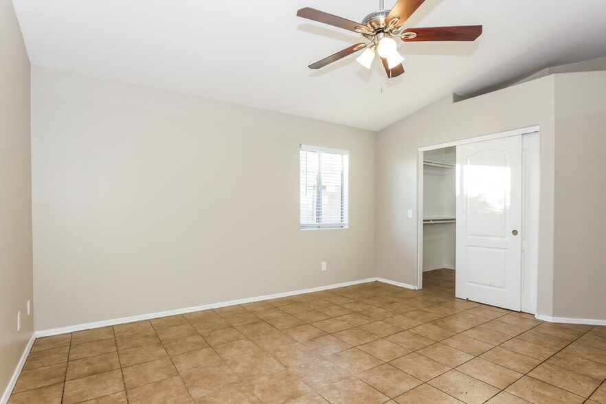 Building Photo - 1921 E Buffalo St