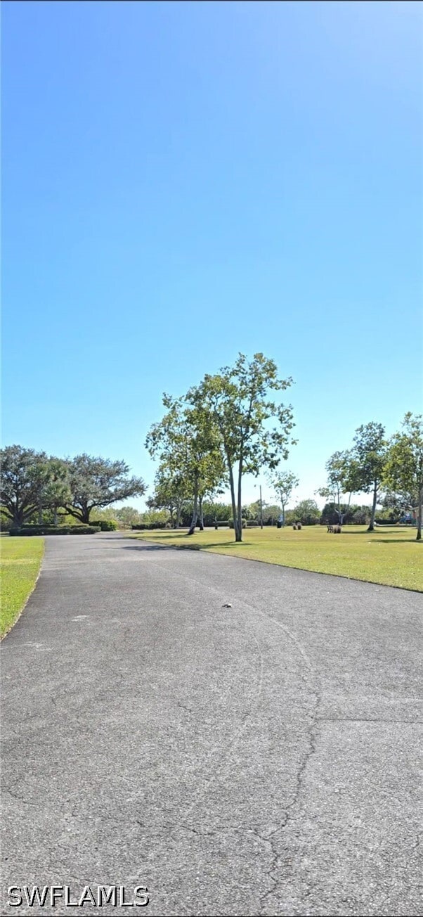 Building Photo - 687 Grove Dr