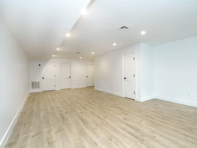 Building Photo - 48 Kirkwood Rd