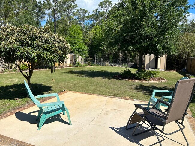 Private backyard - 11 Hemingway Ln