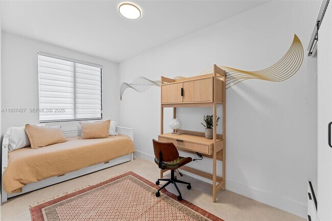 Building Photo - 1144 SW 4th St