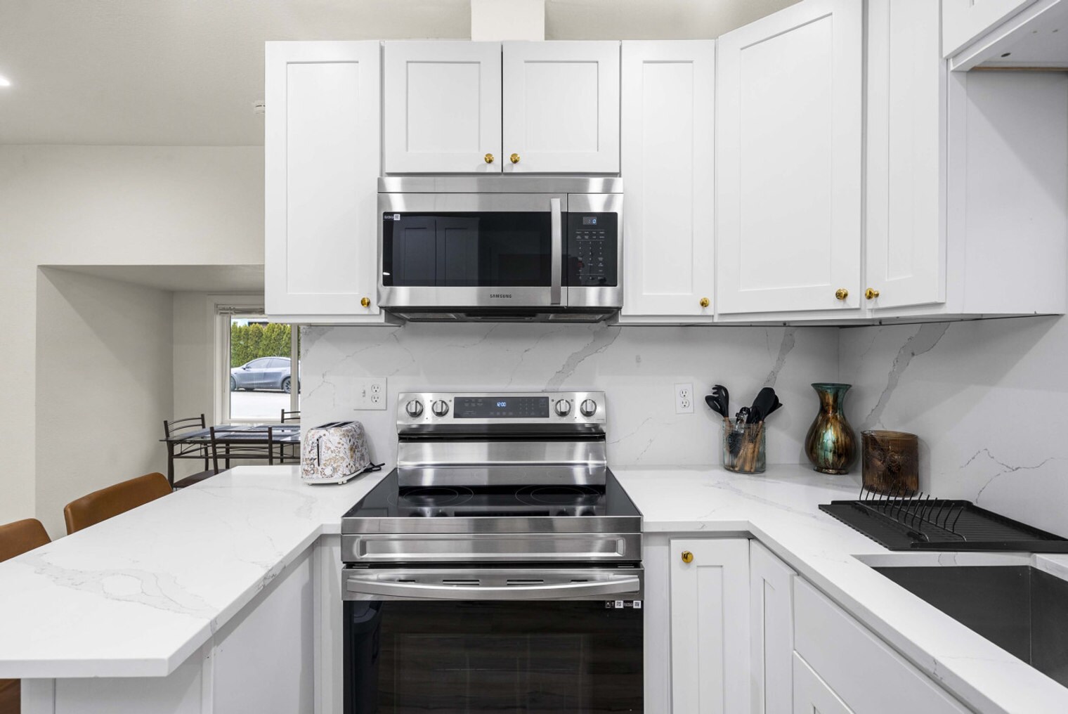 Building Photo - 815 SW Cloverdale St