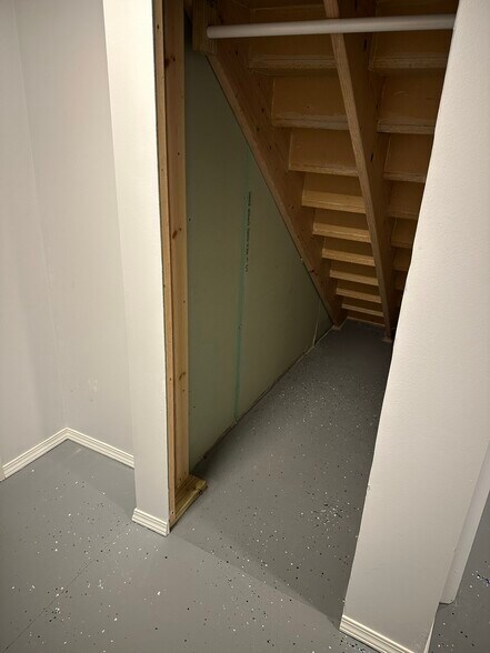 Building Photo - 1621 Southridge Dr