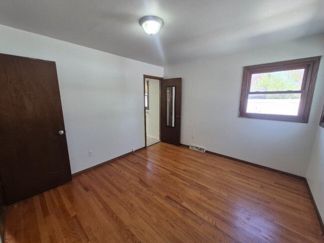 Building Photo - 4356 S Iowa Ave