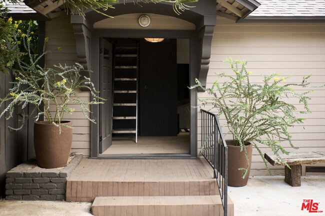 Building Photo - 5918 Monte Vista St