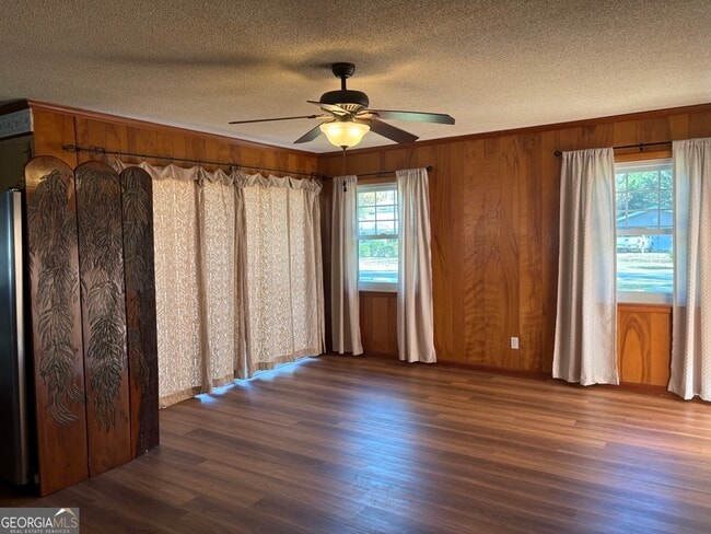 Building Photo - 103 Cherry St