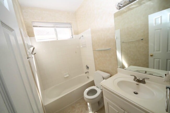 Building Photo - 2408 Cranberry Cove