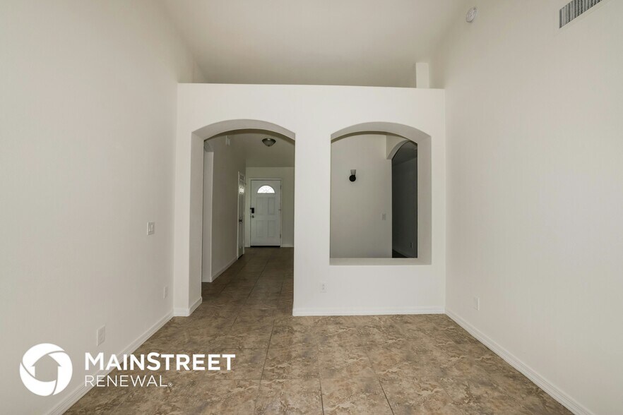 Building Photo - 5608 N 74th Dr