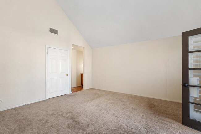 Building Photo - 73322 Shadow Mountain Dr
