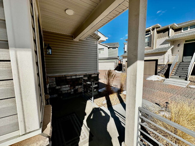 Building Photo - "Charming and spacious 3-Bed Sanctuary with 2.5 Baths the Reunion Community in Commerce City!"