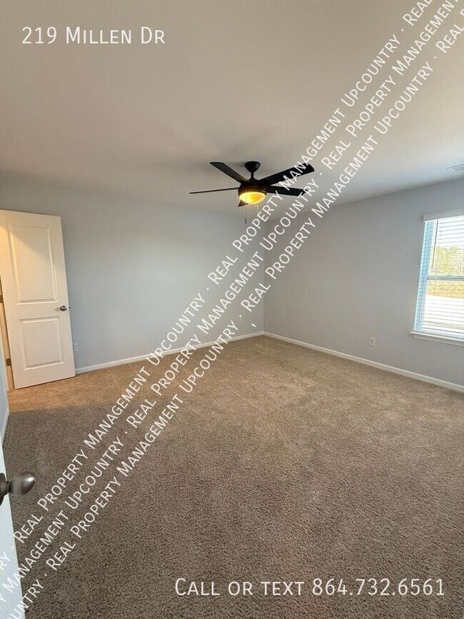Building Photo - 219 Millen Dr