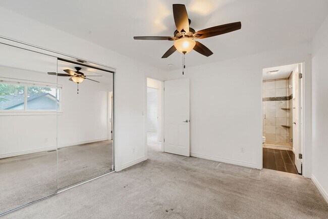 Building Photo - 4bd/2.75ba Renton Home
