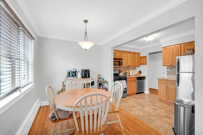 Building Photo - 237 N Middletown Rd