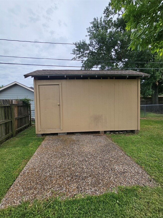 Building Photo - 10230 Pillot St