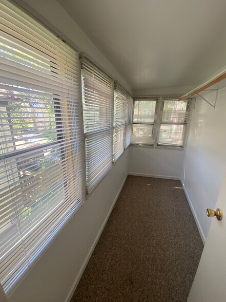 Bedroom 1 Closet - 1720 N Astor St