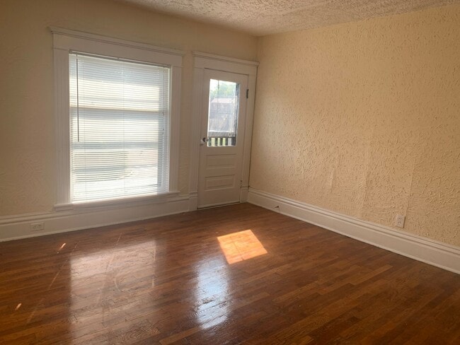 Building Photo - Large Four Bedroom Home!