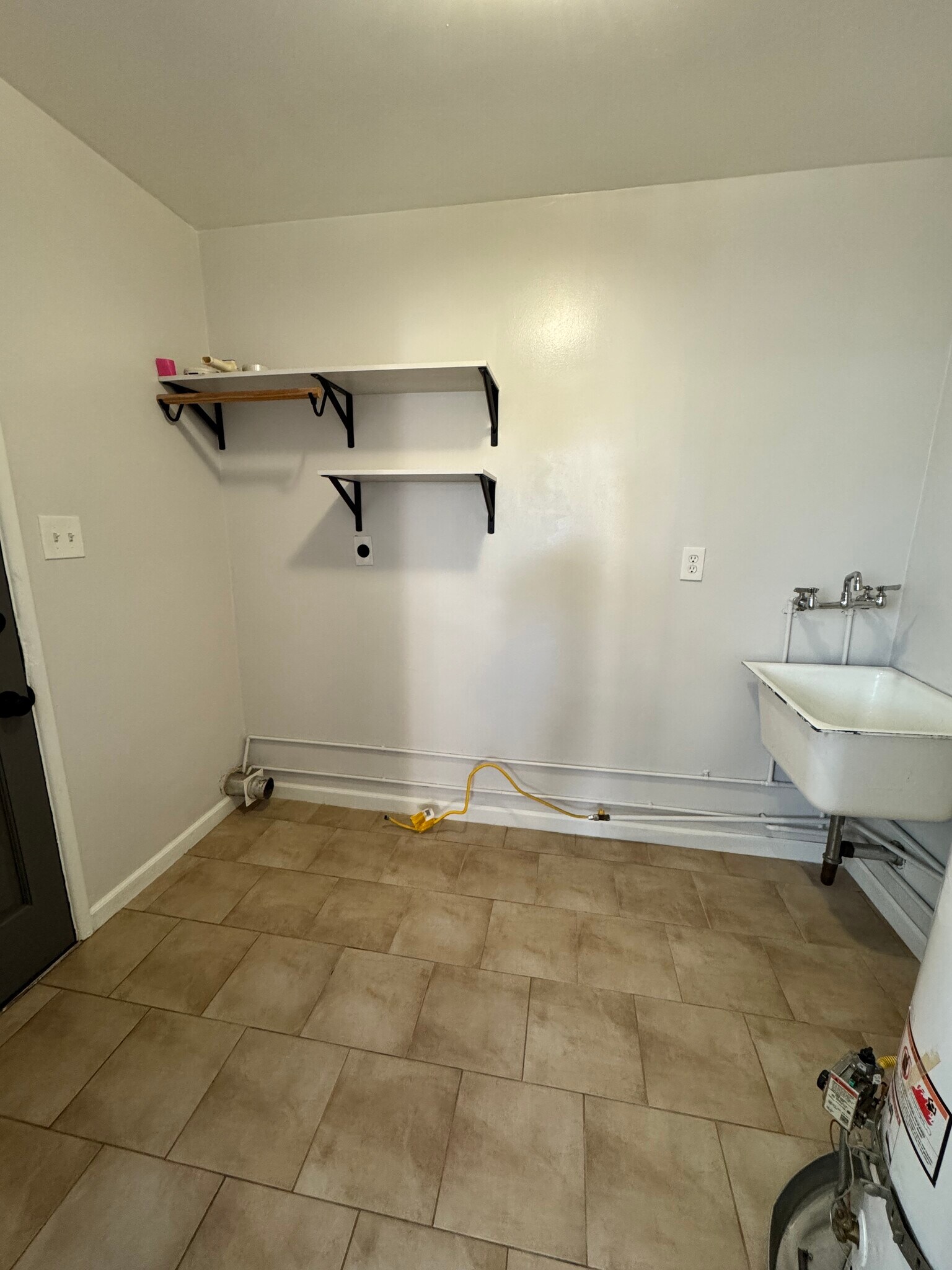 Laundry Room - 307 S Basque Ave