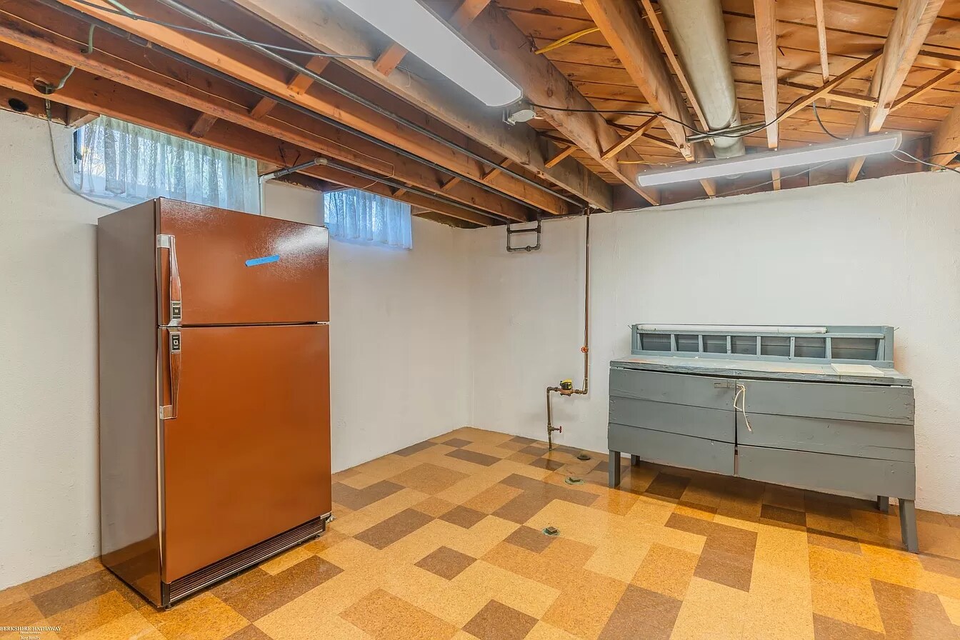 Building Photo - 25100 Marilyn Ave