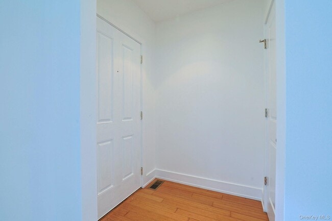 Building Photo - 38 E Parmenter St