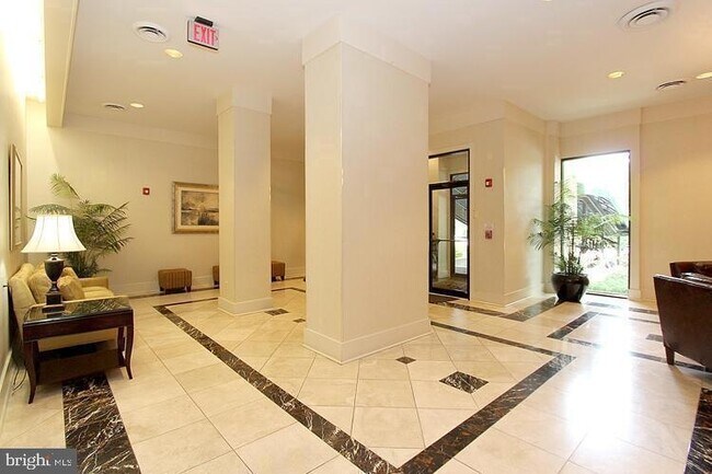Building Photo - 5300 Holmes Run Pkwy