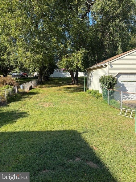 Building Photo - 120 Phillips Ave