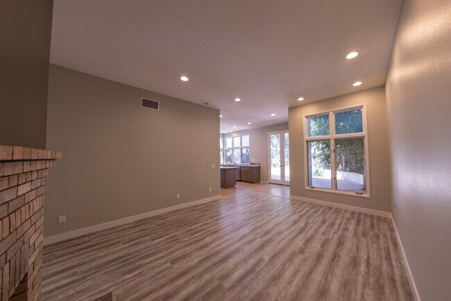 Building Photo - 9756 Keeneland Row