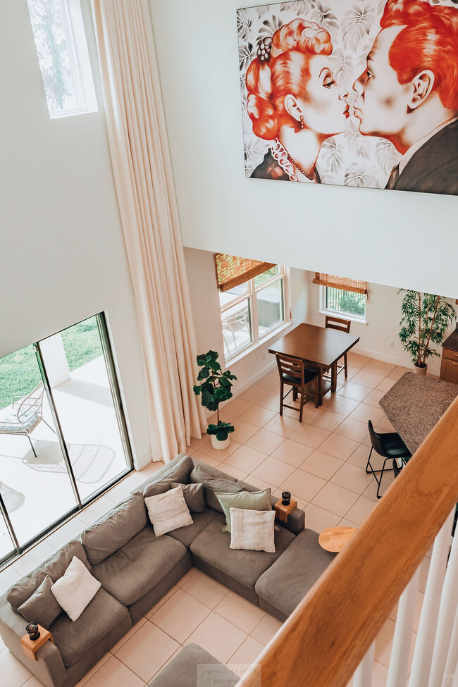 Building Photo - 6387 Grandview Hill Ct