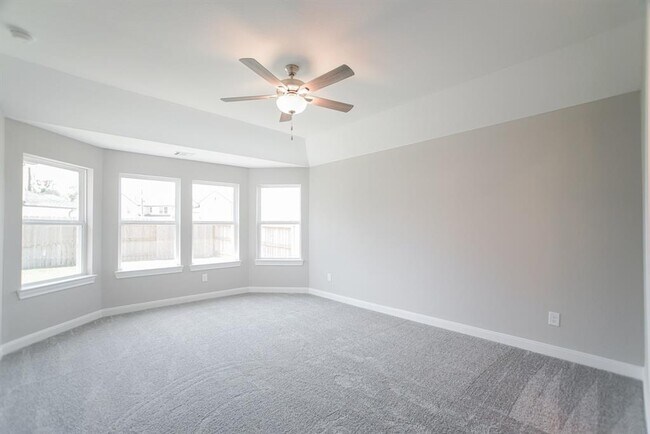 Building Photo - 9852 Pearly Everlasting