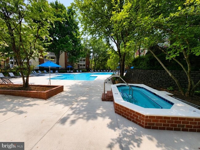 Building Photo - 1504 Lincoln Way