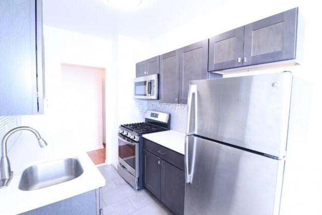 Building Photo - 2 bedroom in Queens NY 11354