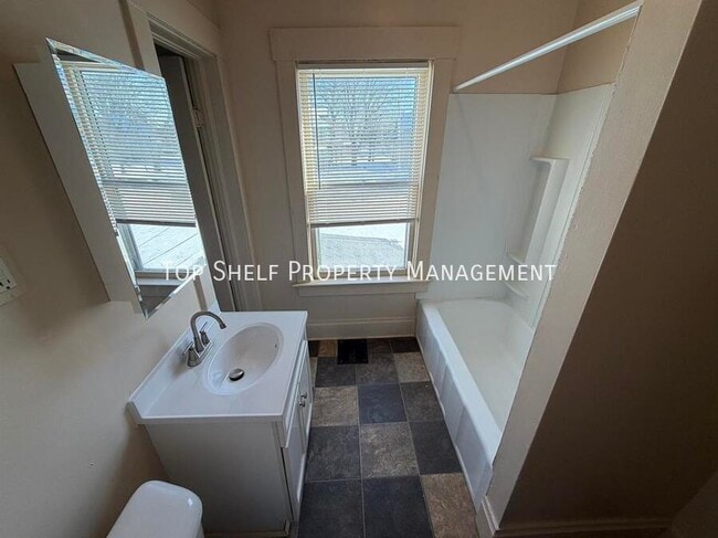 Building Photo - 1067 23rd St