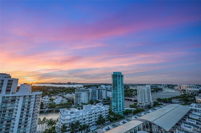 Building Photo - 5959 Collins Ave