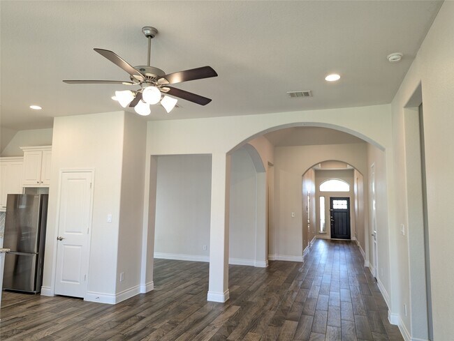 Building Photo - 2043 Blackhawk Ridge Ln